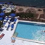 Casa Rosa Sea & 3*