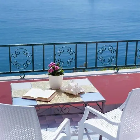 Casa Rosa Sea & 3*